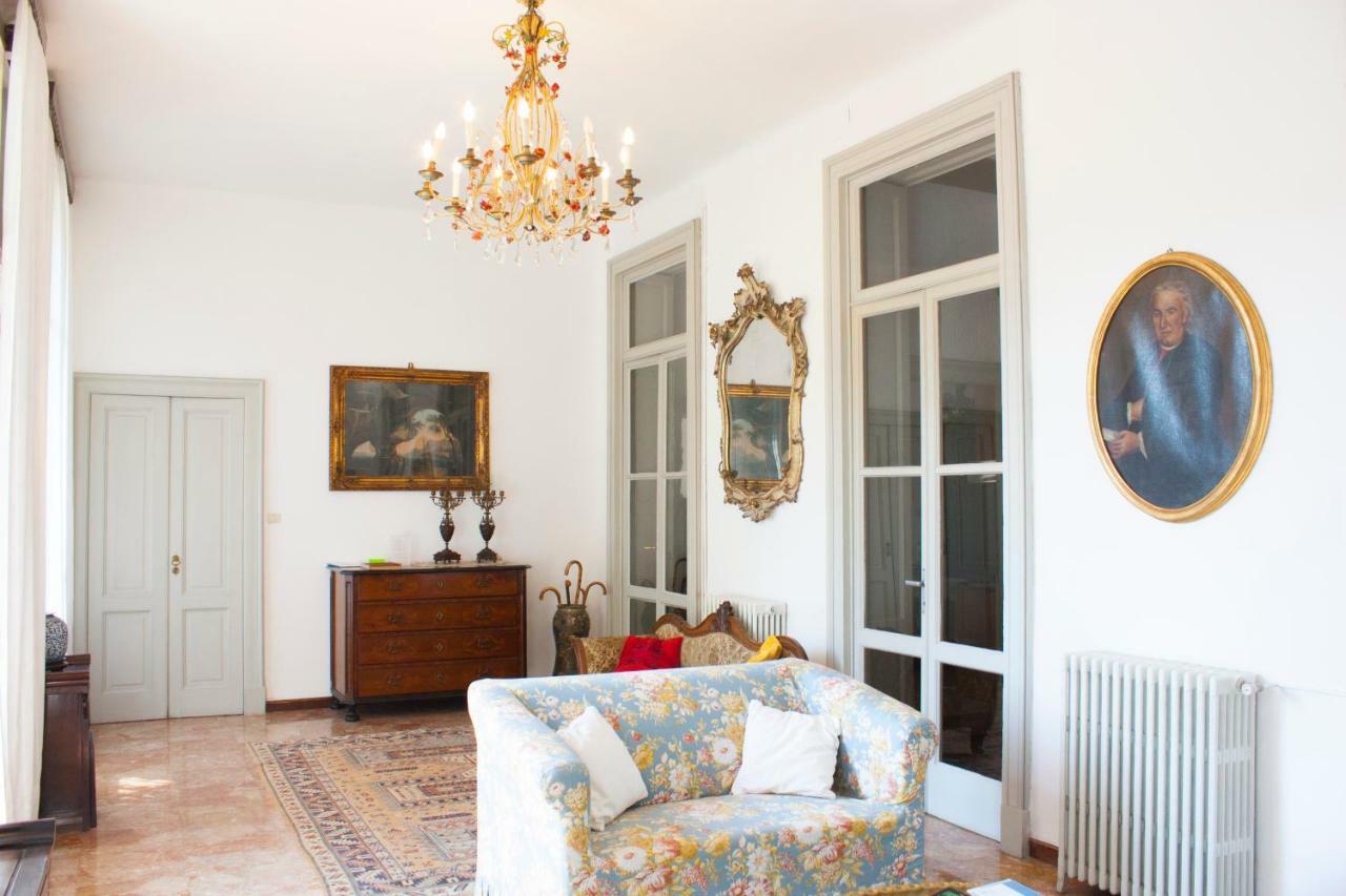 Villa Ruscone Lasnigo Bagian luar foto